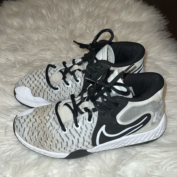 Nike KD Basketball Shoes - Picture 1 of 6